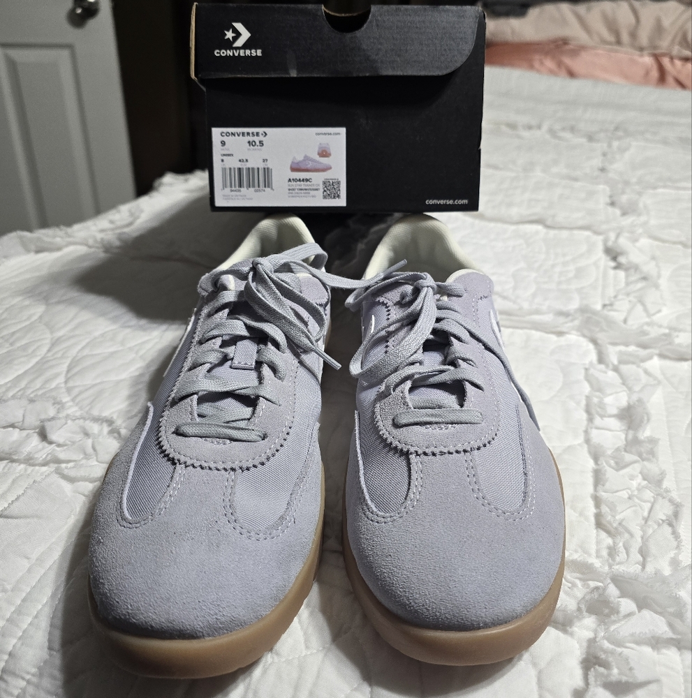 Converse Run Star Trainer size 10½ Women Or 9 Mens BRAND NEW IN BOX!